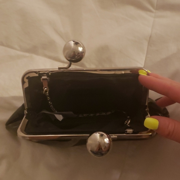 CABRELLI & CO. - Picture 3 of 3